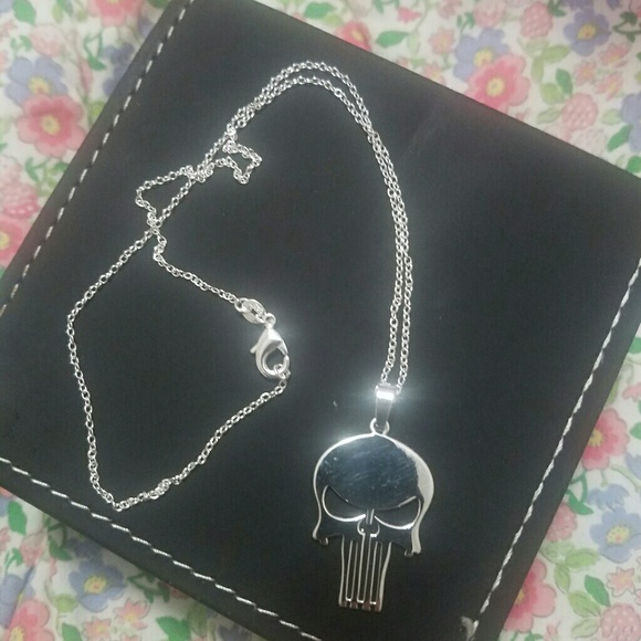 COPY - The punisher .925 pendant and chain - Picture 4 of 4